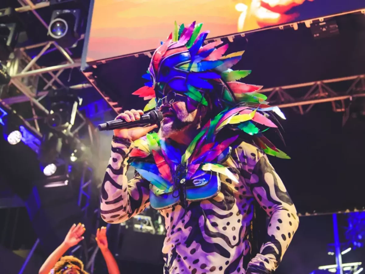 Carlinhos Brown apresenta edição especial de ‘Axé Brown 40’, com cobertura do Caldeirão do Mion (Foto: Reprodução)