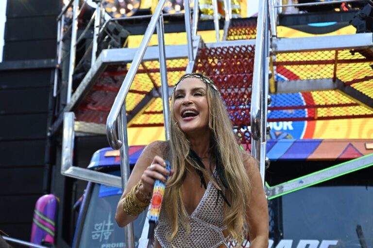VÍDEO: Claudia Leitte é vaiada durante abertura do Carnaval de Salvador (Foto: Reprodução)
