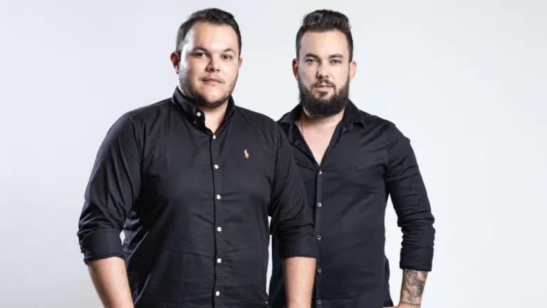 “Voz de Fundo”, de Matheus & Lorenzo ultrapassa 2 milhões no Spotify (Foto: Divulgação)