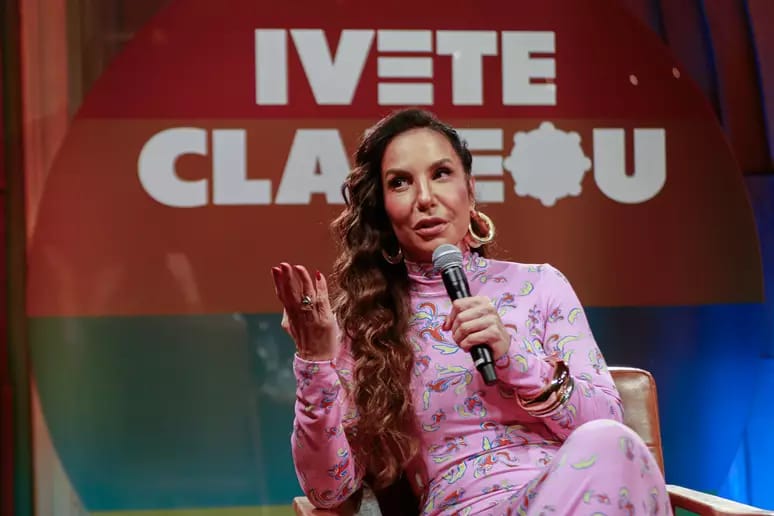 Ivete Sangalo na coletiva de Imprensa do lançamento Clareou (Foto: Reprodução)